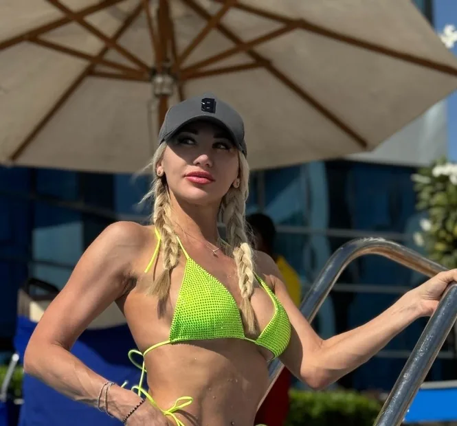 Adele Wilde — verified companion photo 10