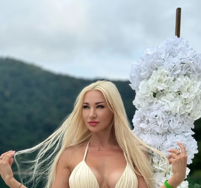 Adele Wilde — verified companion photo 11