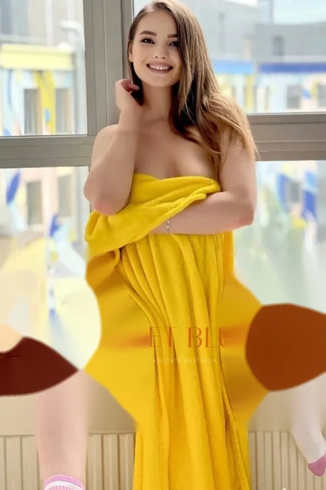 Cira N — verified companion photo 1