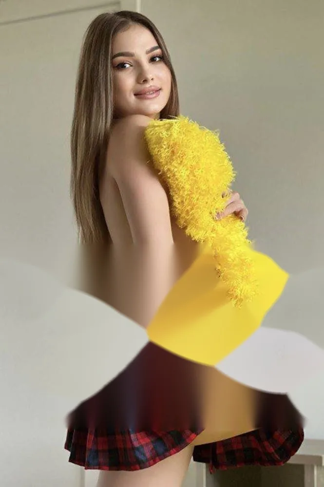 Cira N — verified companion photo 4