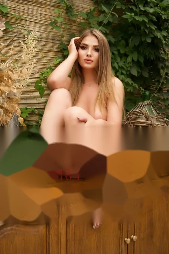 Cira N — verified companion photo 8