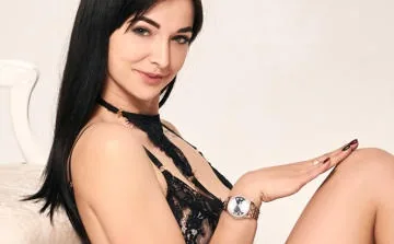Elly Malone — verified companion photo 11